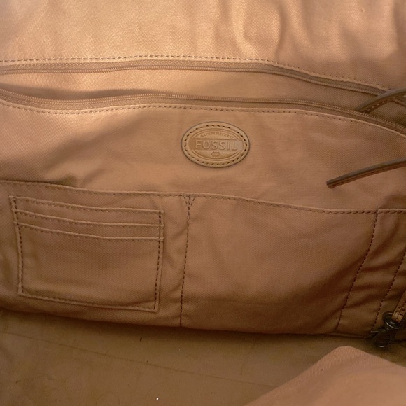 Purse-used, good condition, minor scuffs on outside n. but not too noticeable. - Picture 3 of 4